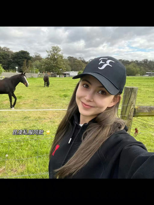 【昆凌同款】【48折】Ami小爱心连帽卫衣