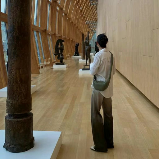 【最新色！】Lemaire 挂绳小牛角，今年最新「陶土绿」，7折