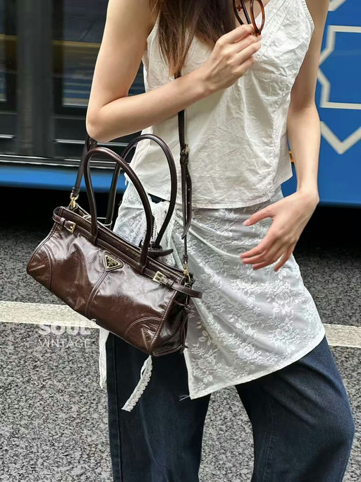 【全网唯一折】【复古老钱风】Prada油蜡皮 Soft Lux中号