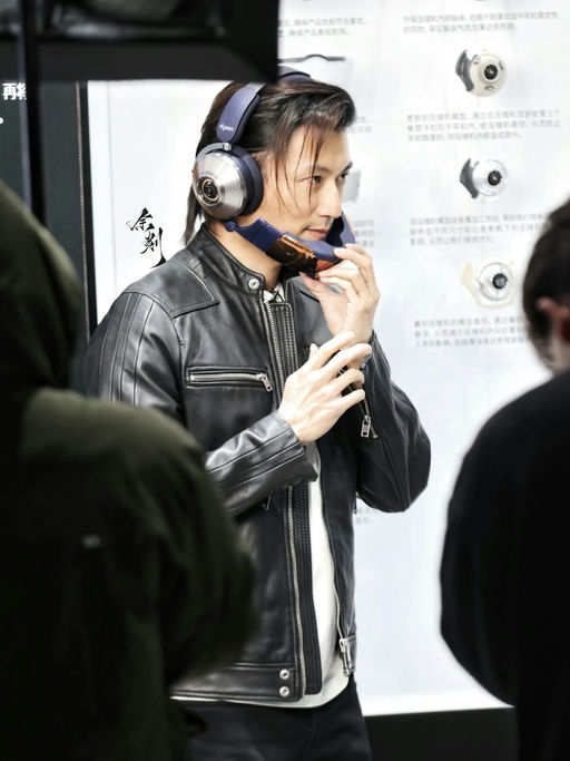 【Dyson 空气净化耳机】【重新定义耳机界】