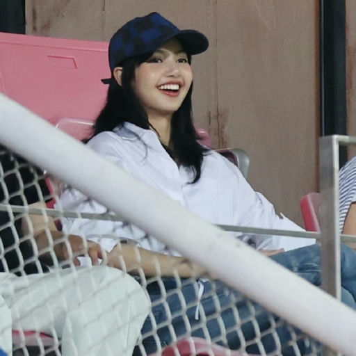 【COS 85折】Lisa 最新上身