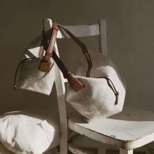 【官网断货多时！】Loewe cubi，中号，6折