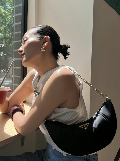 【快！72折】Prada 最火腋下包