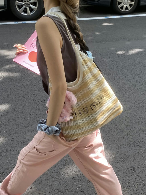 【夏日草编包】Lulu 你别太 Miu Miu