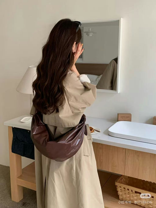 【史低5折】Lemaire 纸牛皮牛角包