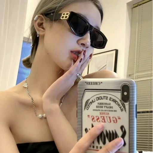 【圆脸甜妹】Balenciaga墨镜，52折