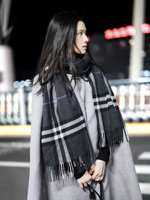 【纯羊绒款6折】【Burberry 双面双色围巾】