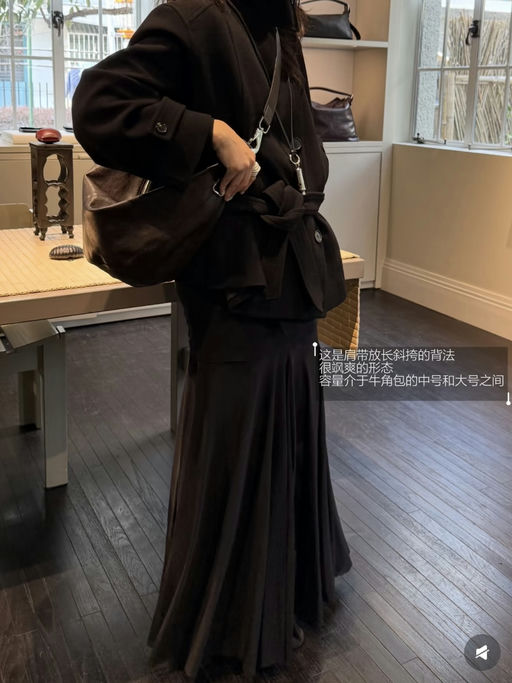 【今年秋冬最难买的】【Lemaire 箭筒包】