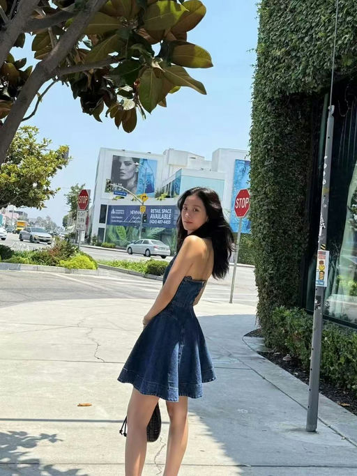 【75折】【Jisoo同款】Self-portrait新款牛仔露背挂脖裙