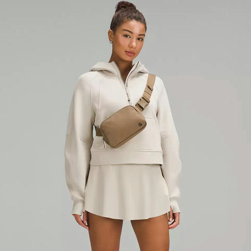 【轻松出行～】Lulu Everywhere 1L 腰包，熊猫色/浅棕色下折