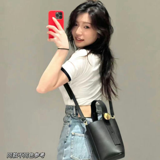 Loewe pebble终于有货啦，mini 8折