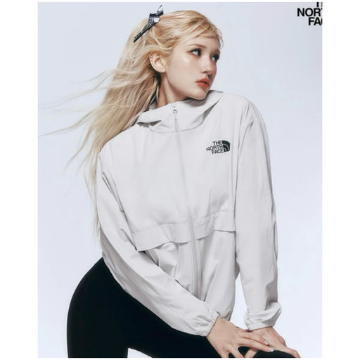 【Somi 类似款】TNF 防风衣，53折