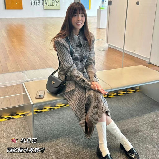 【真舍得啊！】Prada最新款，8折