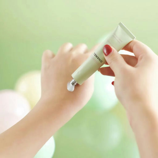 【邂逅少女般的春日】Chanel限量礼盒，上架