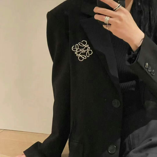 【一件提升衣品】Loewe经典花园口胸针，久违好价