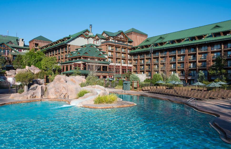 Disneys-Wilderness-Lodge-1.jpg