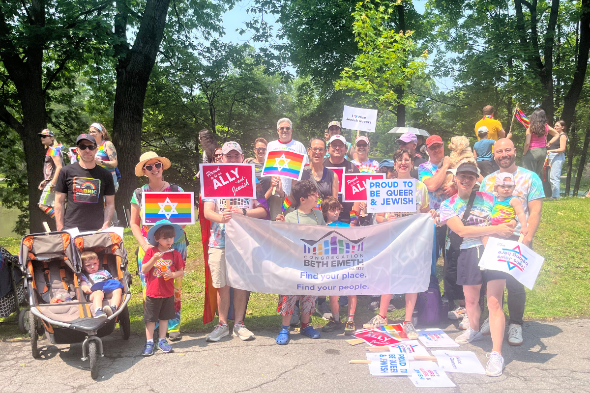 Beth Emeth Marches in the Capital Pride Parade