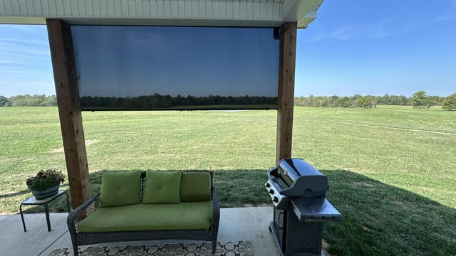 Exterior patio shades installed by Simmonds Blinds and Drapes in Bowling Green, KY. Call (270) 514-4492.