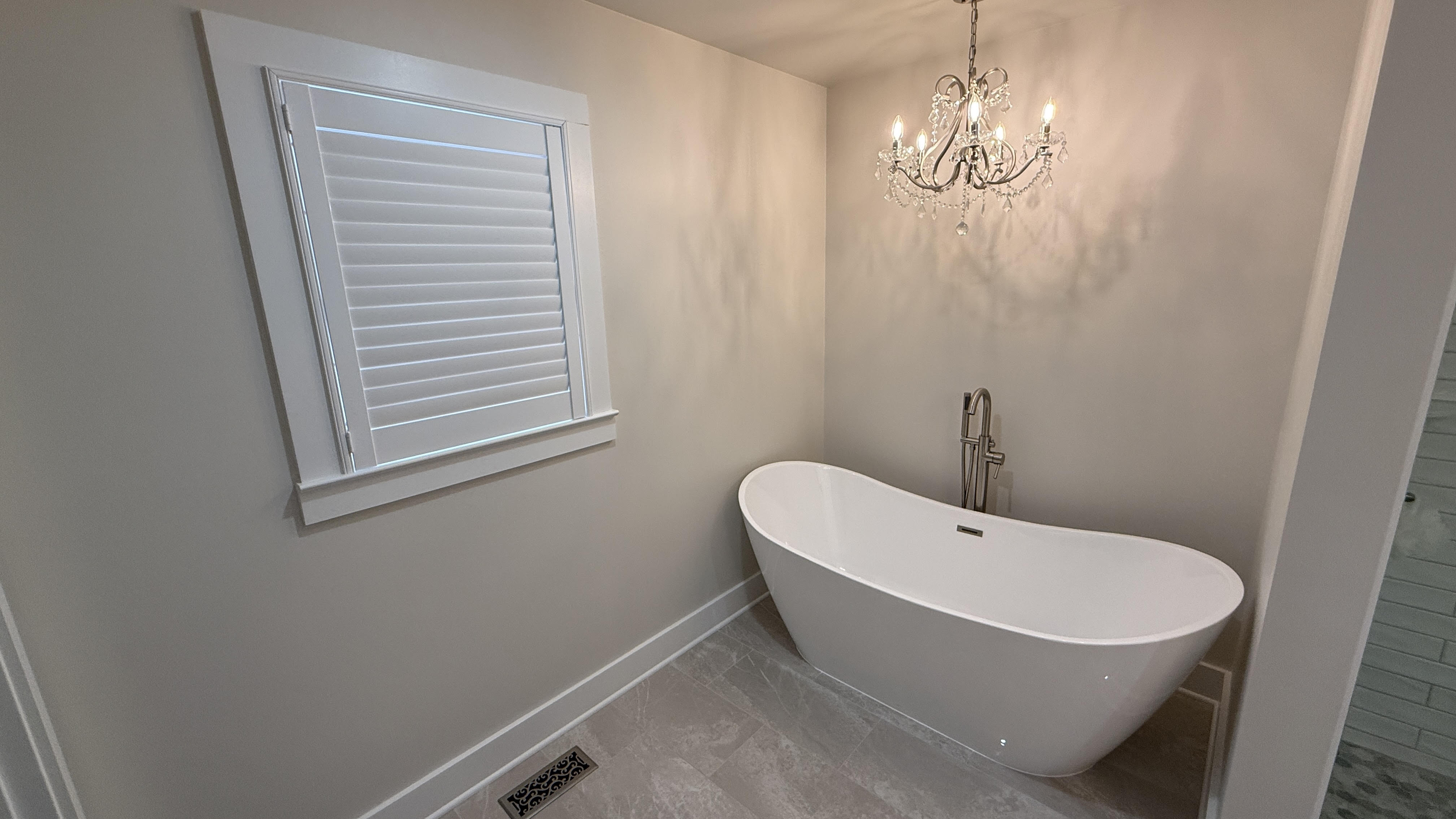 Interior window shutters in a bathroom by Simmonds Blinds and Drapes in Bowling Green, KY. Call (270) 514-4492.