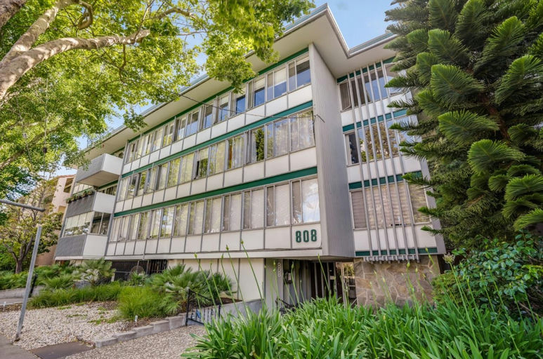 808 Laurel Condominiums