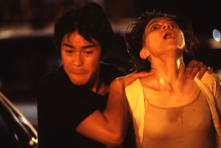 ©2002 Applause Pictures and Raintree Pictures. All Rights Reserved.