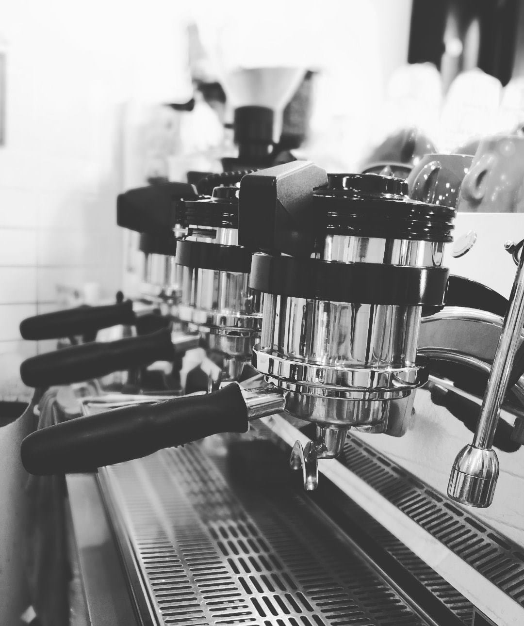 Hole in the Wall Cafe CBD, Cheap rent $584 per week, 35-40 kgs Coffee