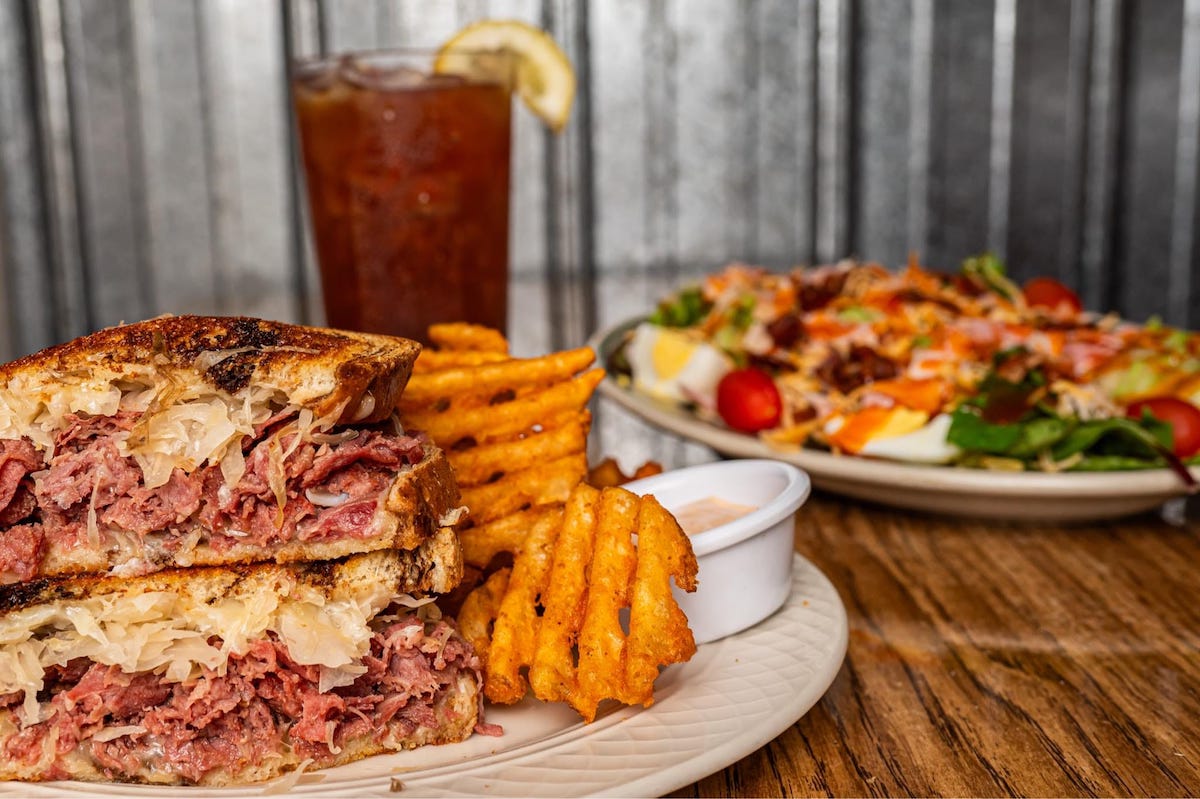 Order fresh & delicious pizza at Deuce Pub & Pit in Columbia, MO.