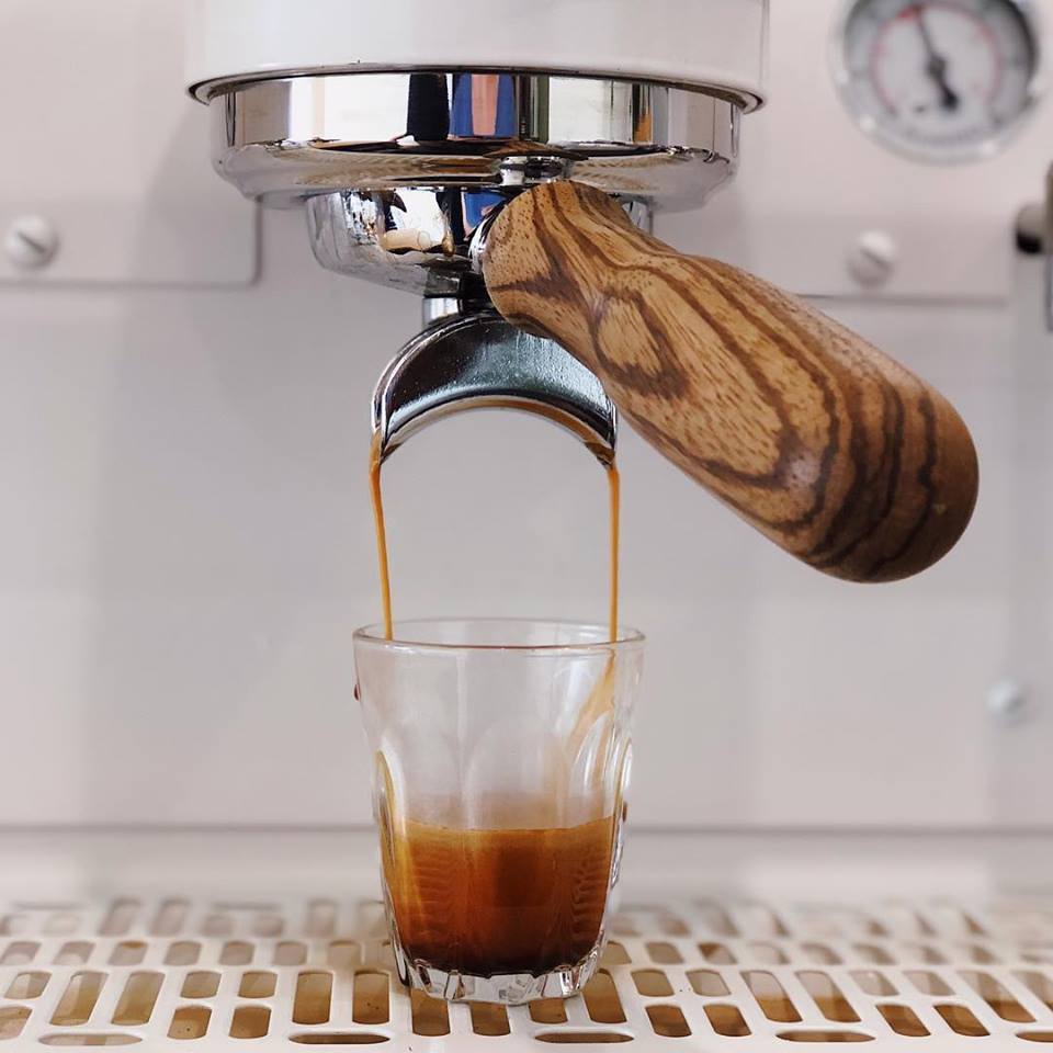 Trendy Small Cafe For Sale Sydney Inner City, TO 15 to 16K pw, Very Low Rent