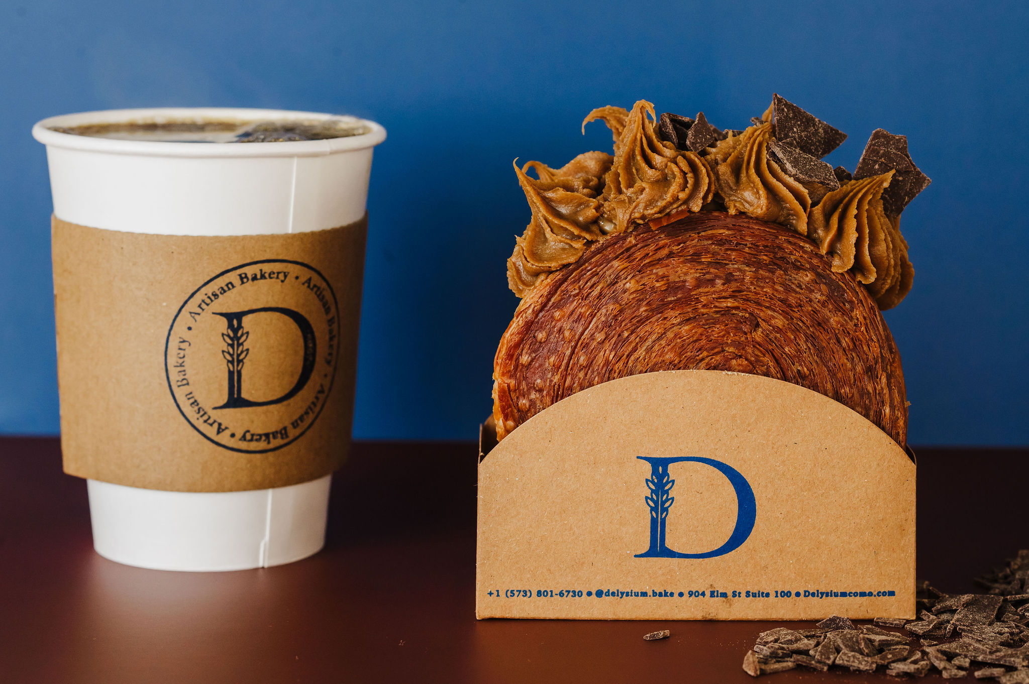 Order fresh & delicious pizza at Deuce Pub & Pit in Columbia, MO.