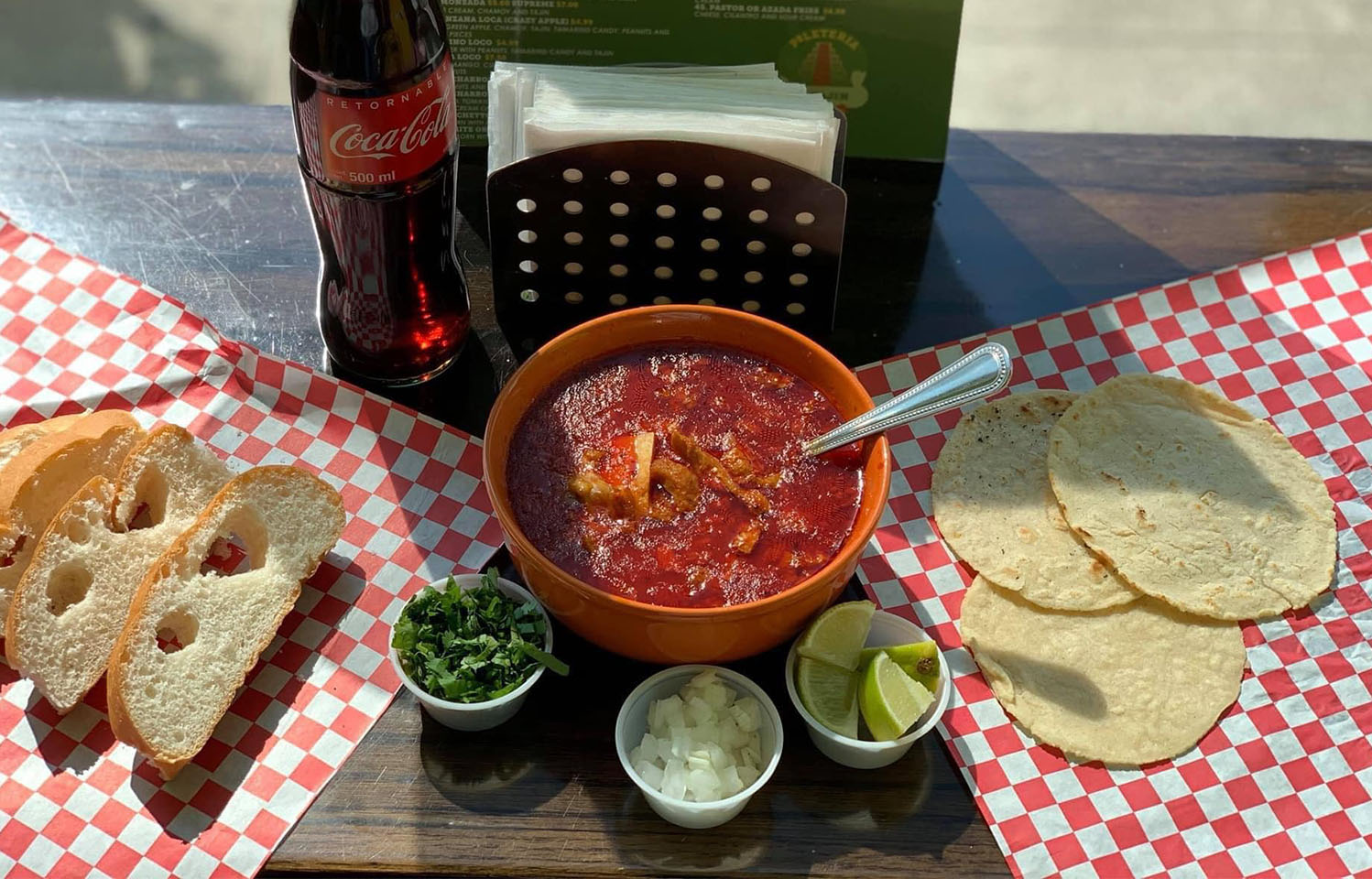 Hot wings served at Deuce Pub & Pit in Columbia, MO.