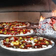 Hot wings served at Deuce Pub & Pit in Columbia, MO.