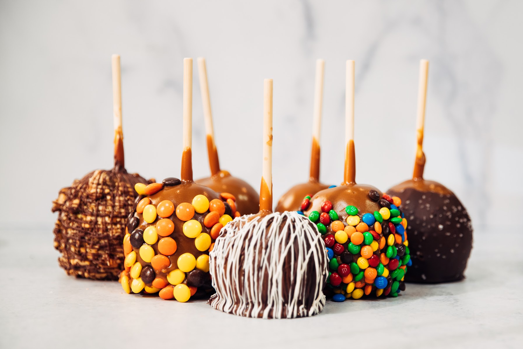 Order fresh & delicious pizza at Deuce Pub & Pit in Columbia, MO.