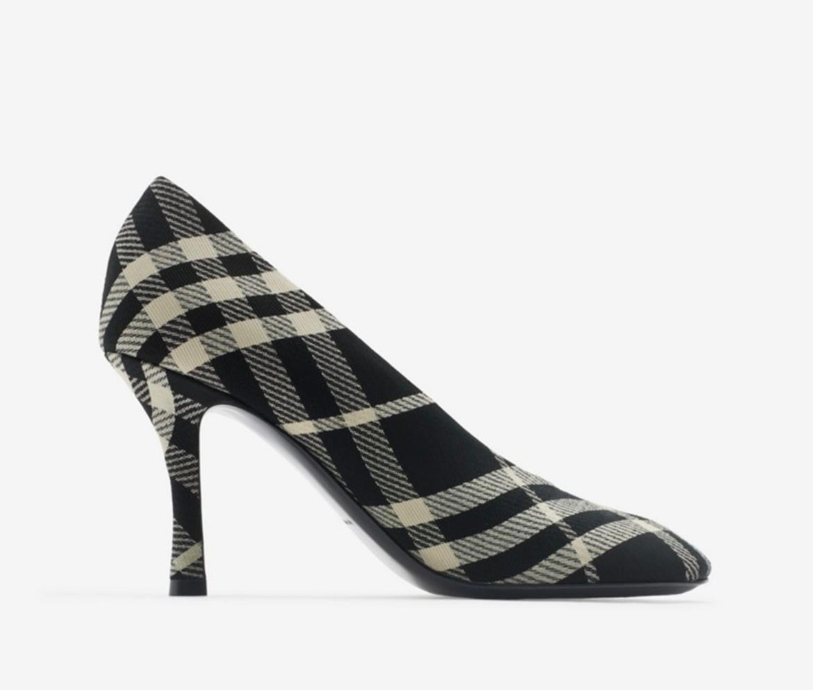 Burberry Midnight Check Pump