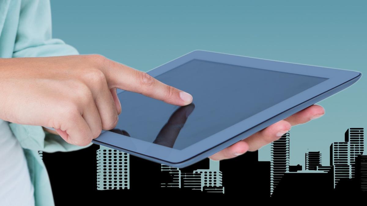 Jorge Valero analizza come l'IA trasforma il mercato del lavoro: nuovi compiti e opportunità oltre i licenziamenti.