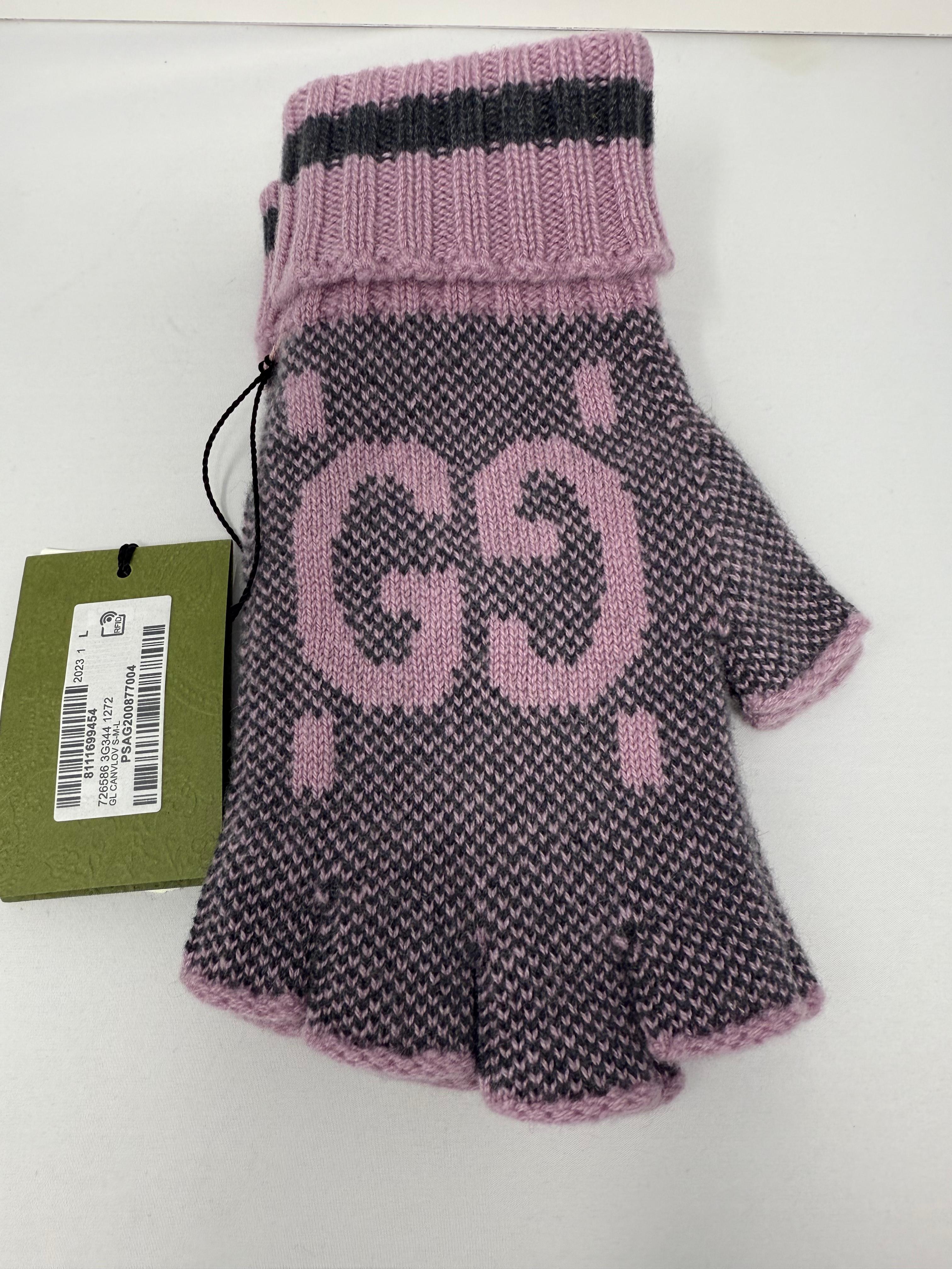 Gucci GG Logo Knit Gloves – Pink/Grey Wool