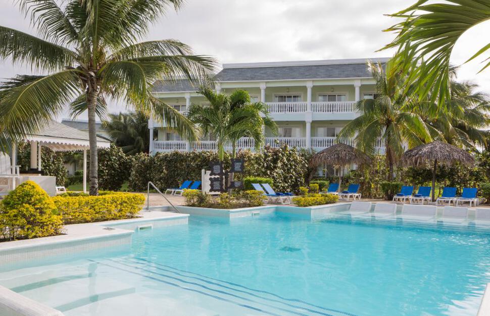 Grand-Palladium-Jamaica-Resort-Spa-2.jpg