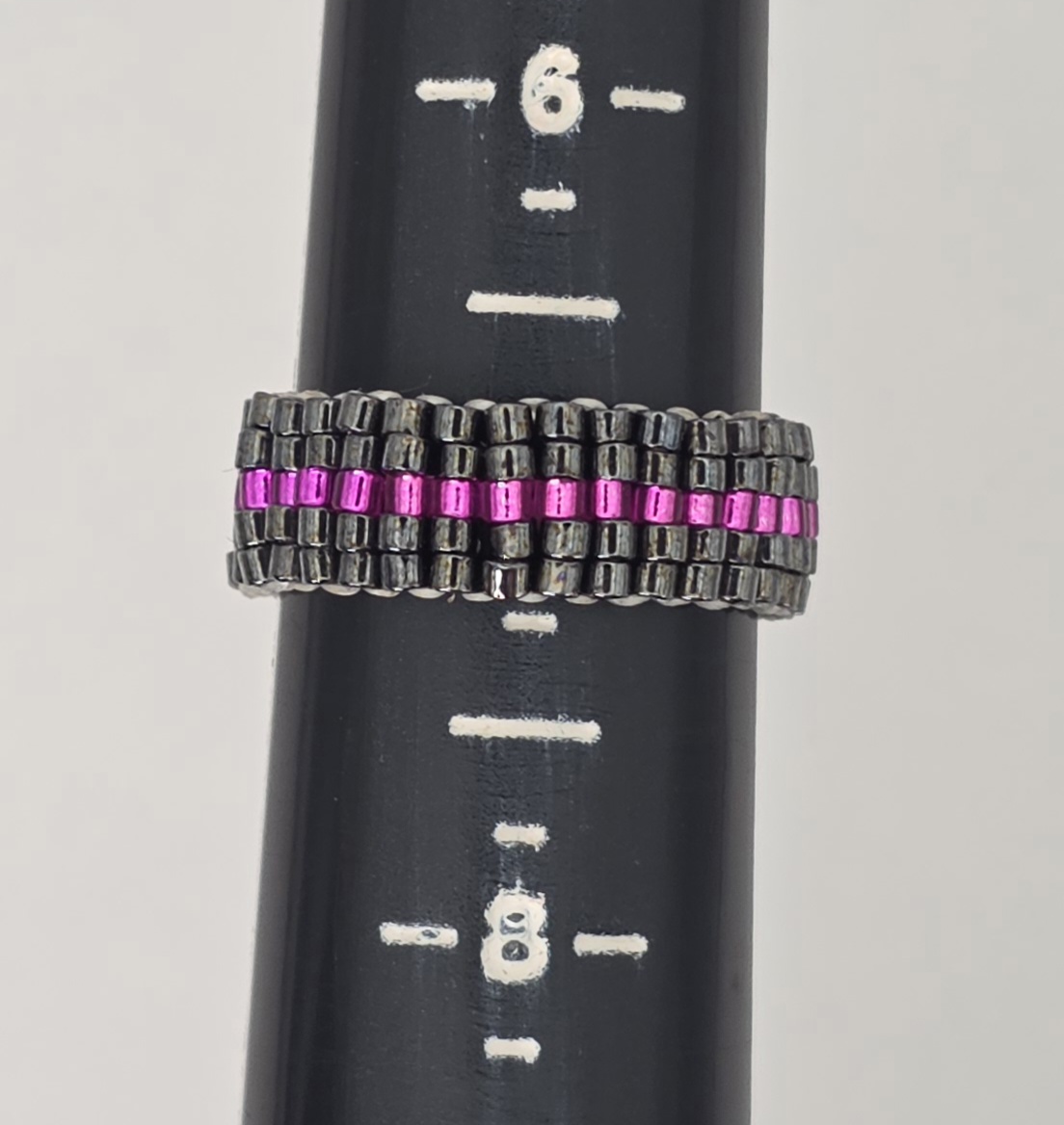 Beaded Ring — Gunmetal & Fuchsia Streak