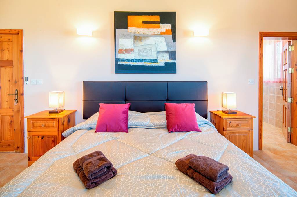 MLA_84561_Gozo_Villas_-_Rebekah_4_Bedroom_Villa_1122_13.jpg