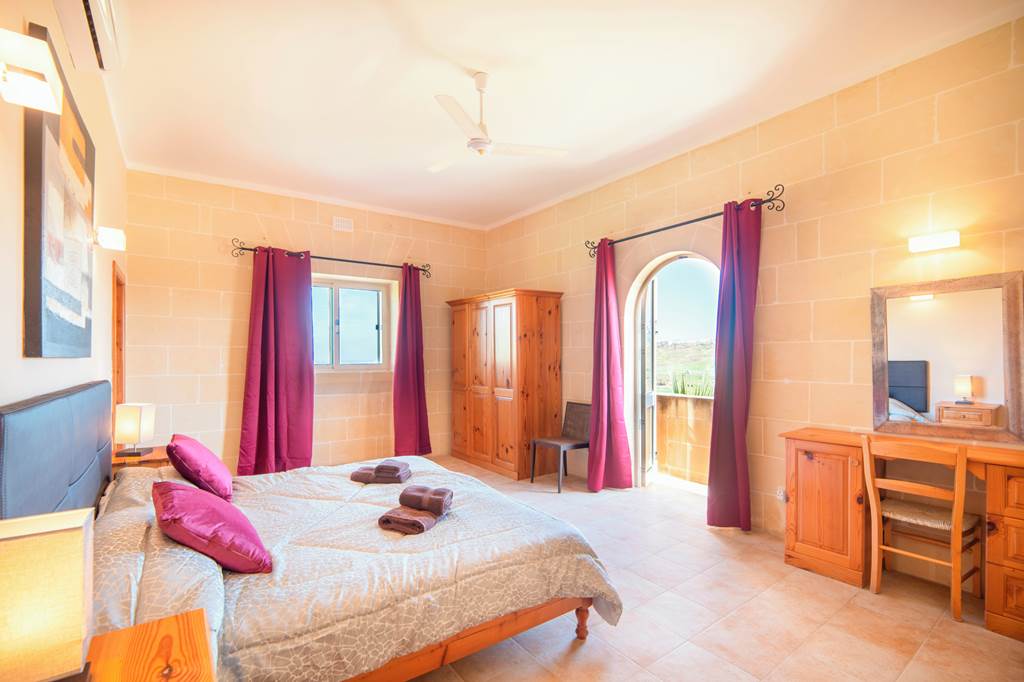 MLA_84561_Gozo_Villas_-_Rebekah_4_Bedroom_Villa_1122_12.jpg