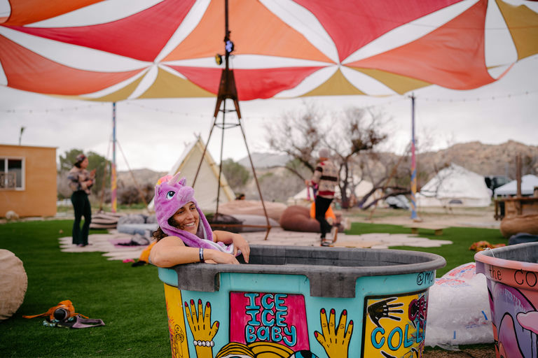 003. UW-23-@stefman_-08048-(Attendees, Friday, Umbrellavation Oasis).jpg