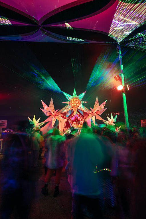 196. UW-23-@stefman_--(Crowd, Long Exposure, Reacola, Sunday, Umbrella Stage).jpg