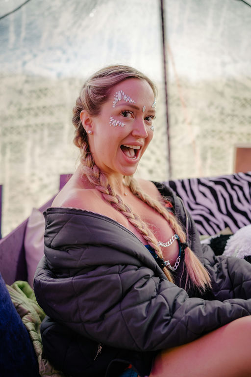 065. UW-23-@stefman_-09691-(Attendees, PG Squirt House, Saturday).jpg