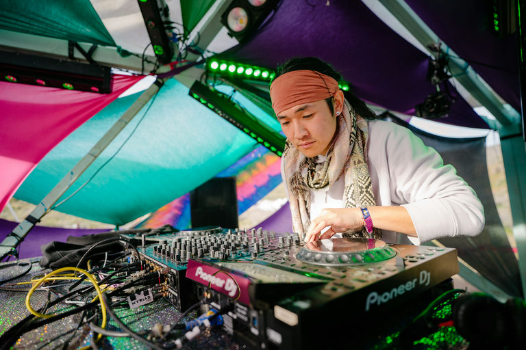 125. UW-23-@stefman_-09109-(Artist, DERNIS, Sunday, Umbrella Stage).jpg