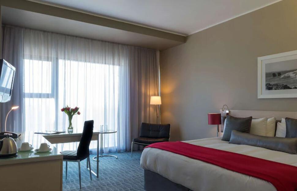 Radisson-Blu-Hotel-Port-Elizabeth-2.jpg