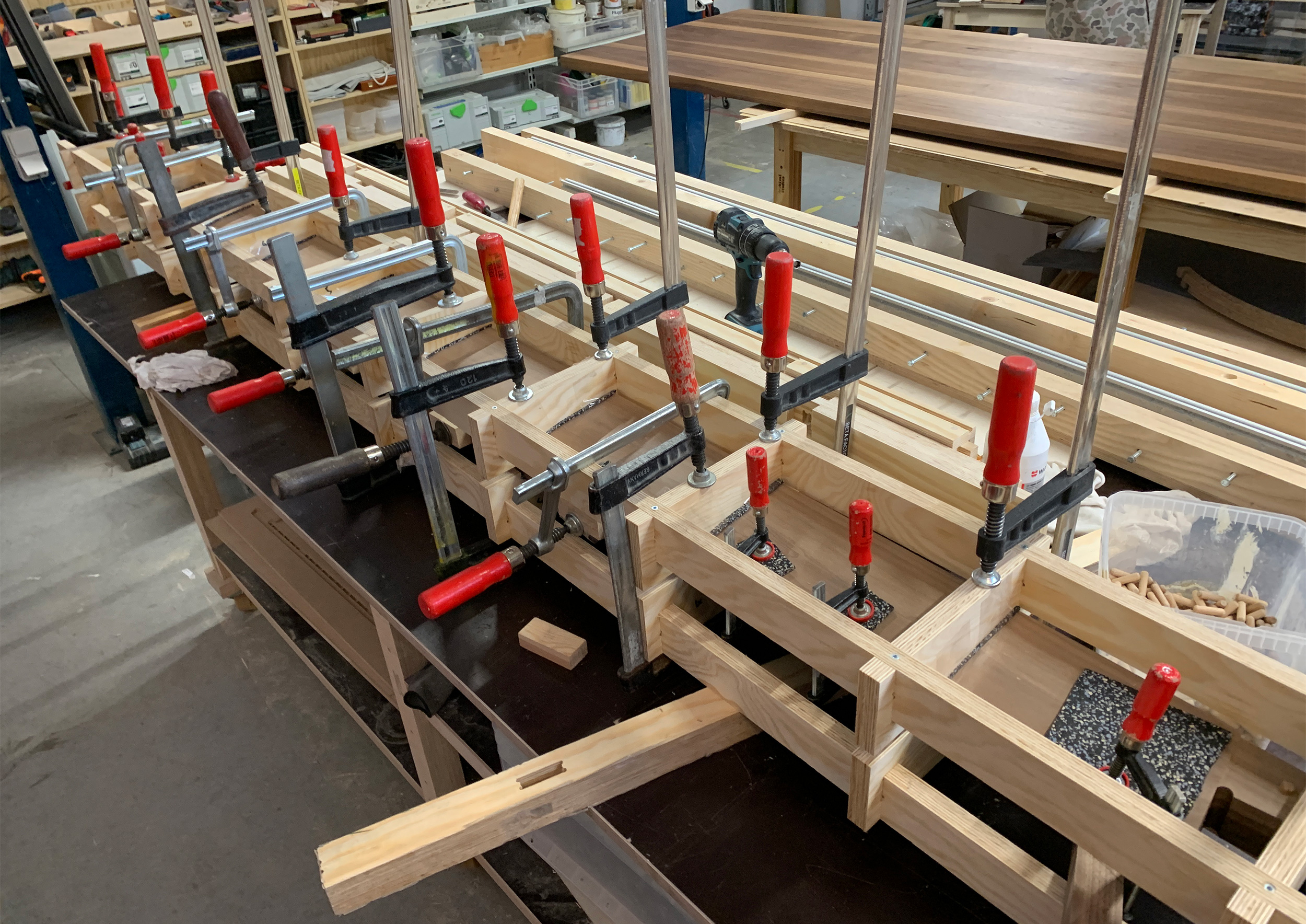 CARRIERS 03 _ WALNUT_09