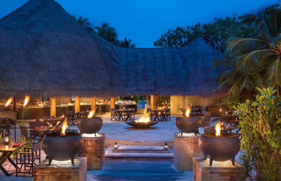 W-Maldives-Retreat-Spa-11.jpg