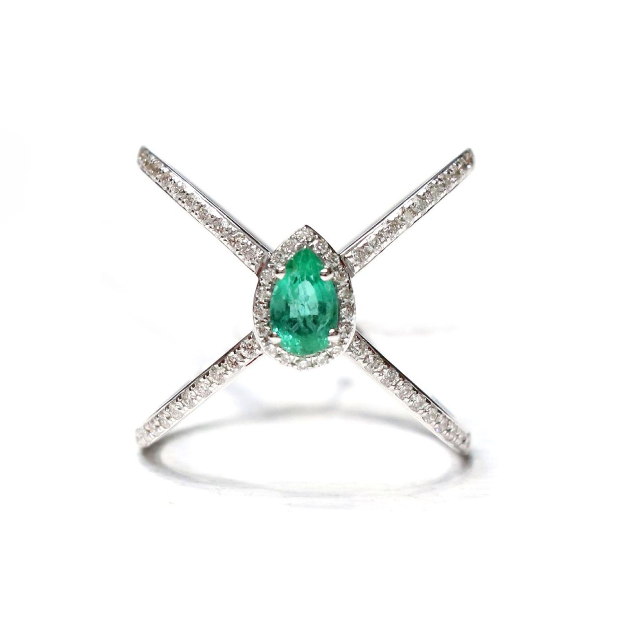 EMERALD AND DIAMOND CRISS CROSS RING