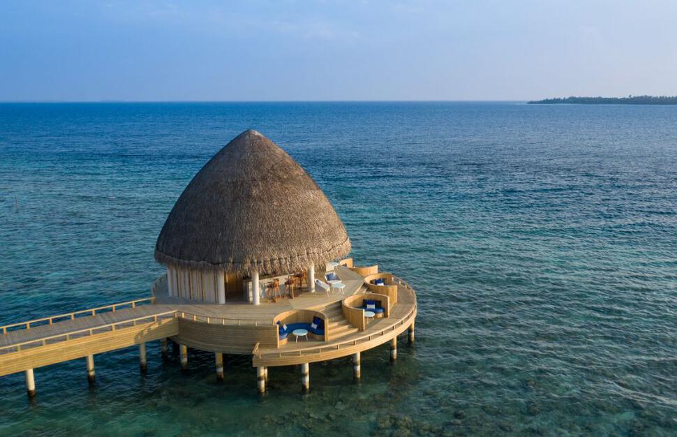 Emerald-Faarufushi-Resort-Spa-Hotel-8.jpg