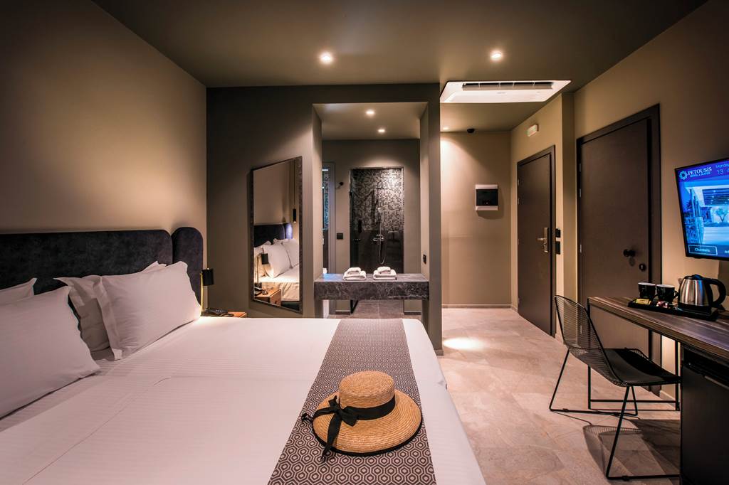 HER_86317_Petousis_Hotel_&_Suites_1123_04.jpg