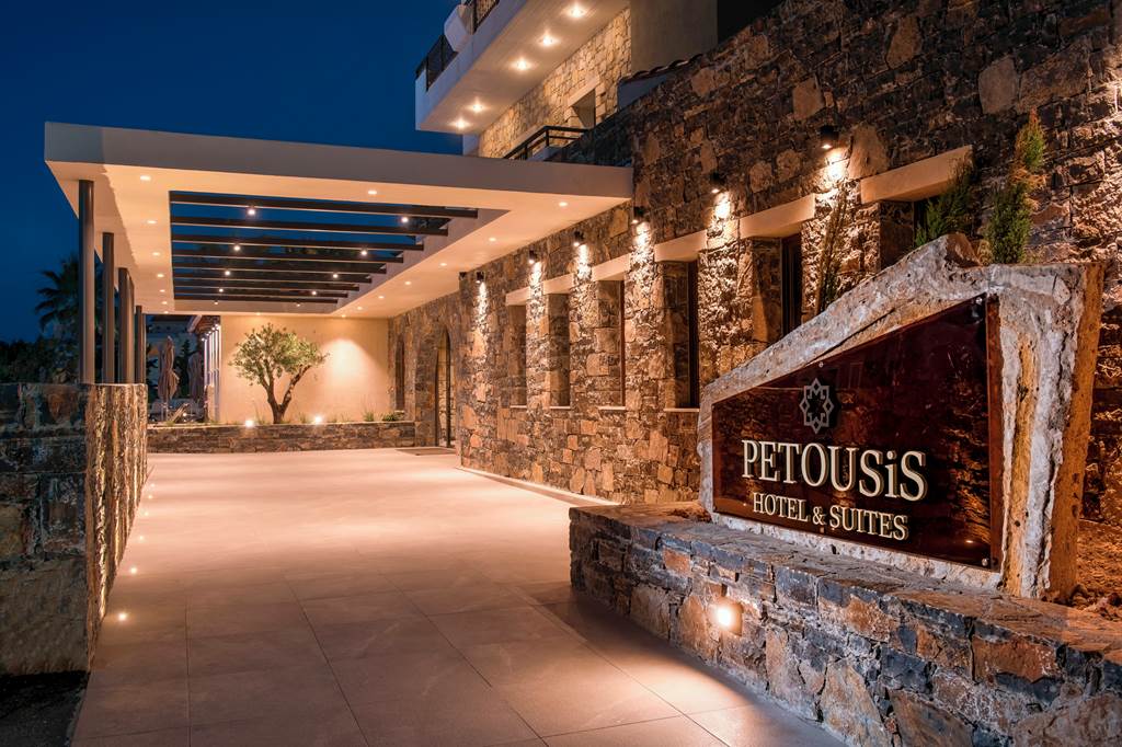 HER_86317_Petousis_Hotel_&_Suites_1123_01.jpg
